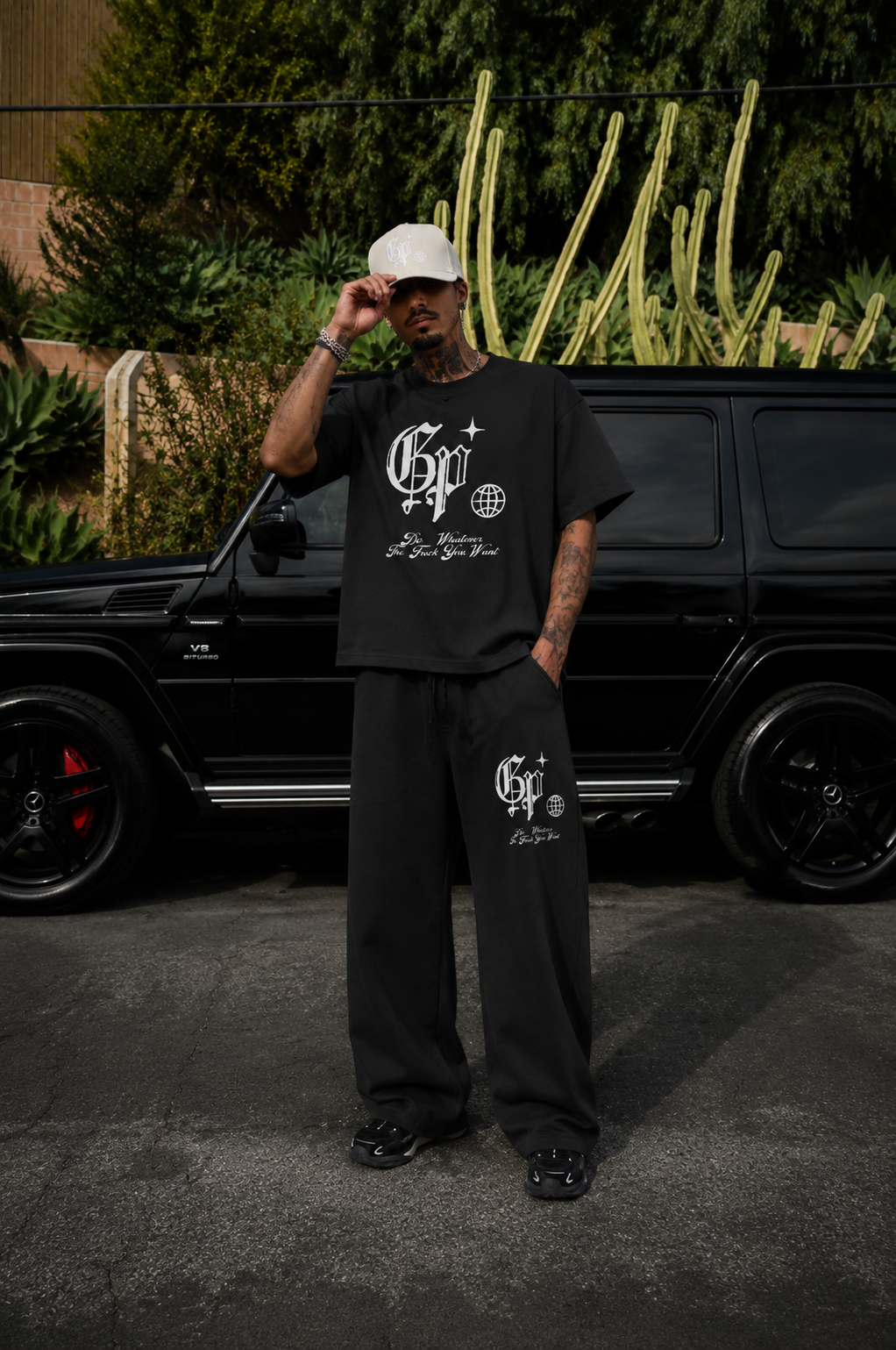GP Solid Color Straight-Leg Sweatpants